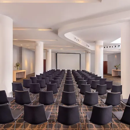 Le Meridien Hotel