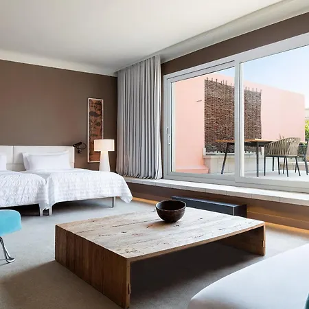 Le Meridien Hotel
